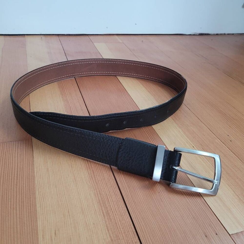 Nike black pebbled leather‎ belt silver buckle preppy everyday neutral